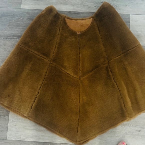 UGG Leather/Suede Poncho (S) - Picture 11 of 11